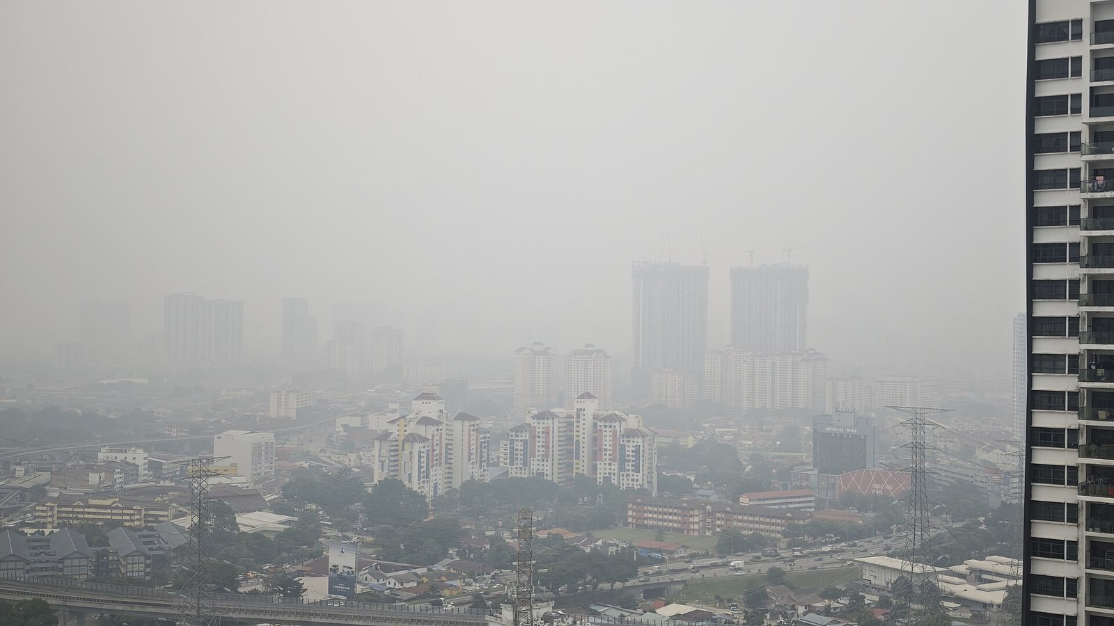 Haze in Malaysia: A Visitor’s Guide to Air Quality, Masks and Flights