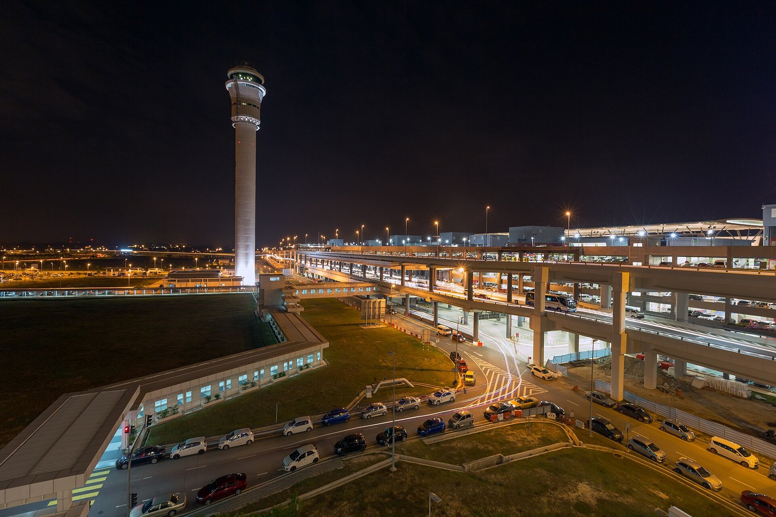 Best Hotels Near KLIA and KLIA2 for Early Flights and Layovers
