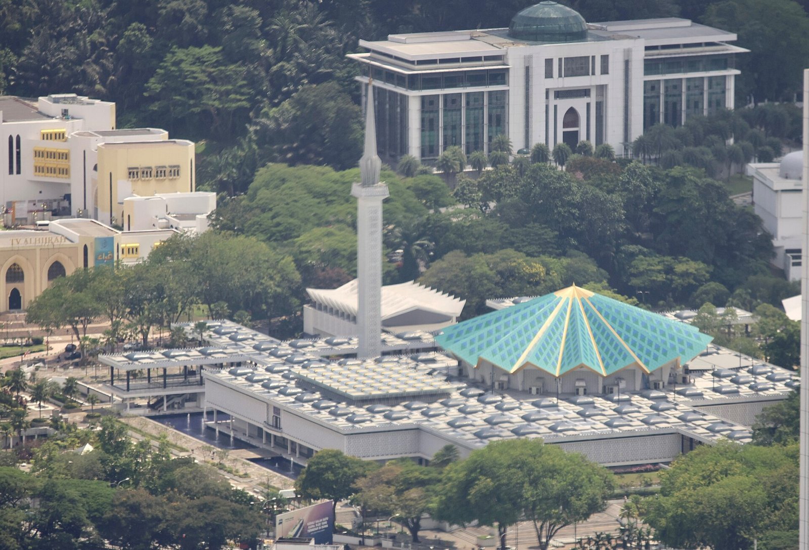 Muslim-Friendly Malaysia: A Halal Travel Guide for Visitors