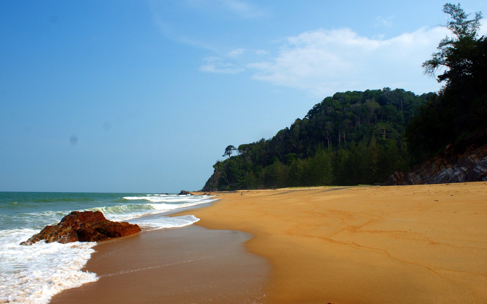 A Weekend in Kemaman: Twin Rocks, Turtle Beaches and Terengganu’s Quiet South