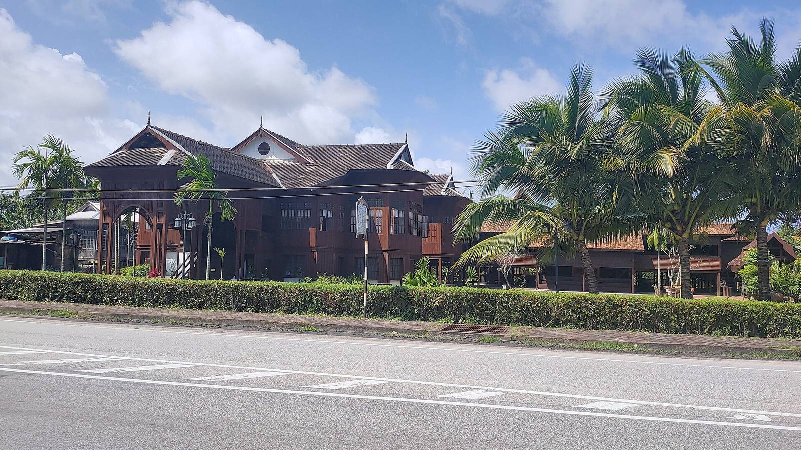 Rumah Tele and Peleh Gables: Terengganu’s Traditional Malay Houses