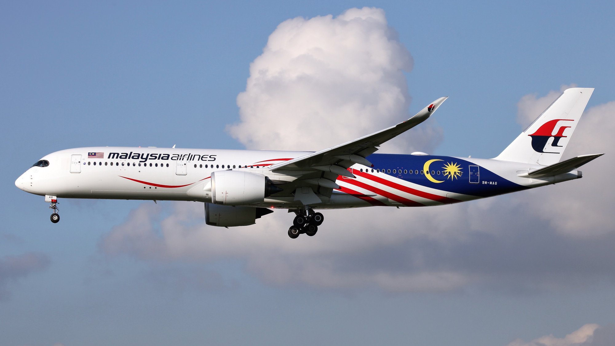 The Sarong Kebaya in the Sky: History of the Malaysia Airlines Cabin Crew Uniform and ‘Malaysian Hospitality’